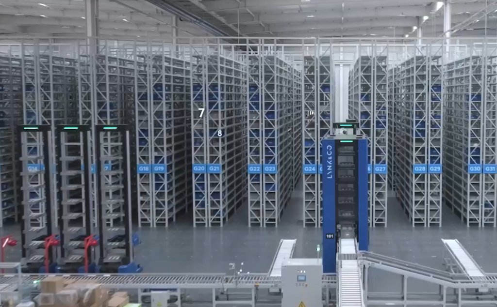 A well-known automobile assembly parts KLT warehouse